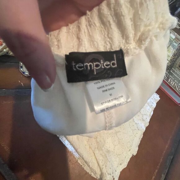 LACEY LINED Mini Skirt! - Picture 5 of 10